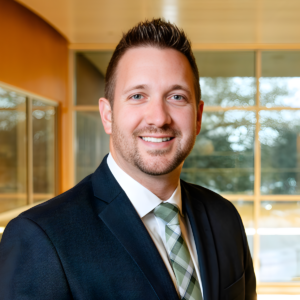 Vince Slomsky joins us to talk about how higher ed video marketing should be the beginning of your higher ed marketing campaigns. 